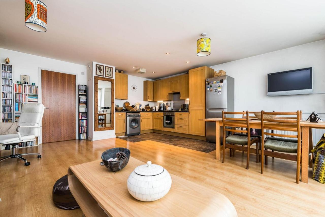 Delightful Moroccan Inspired Flat Hackney Sleeps 2 *