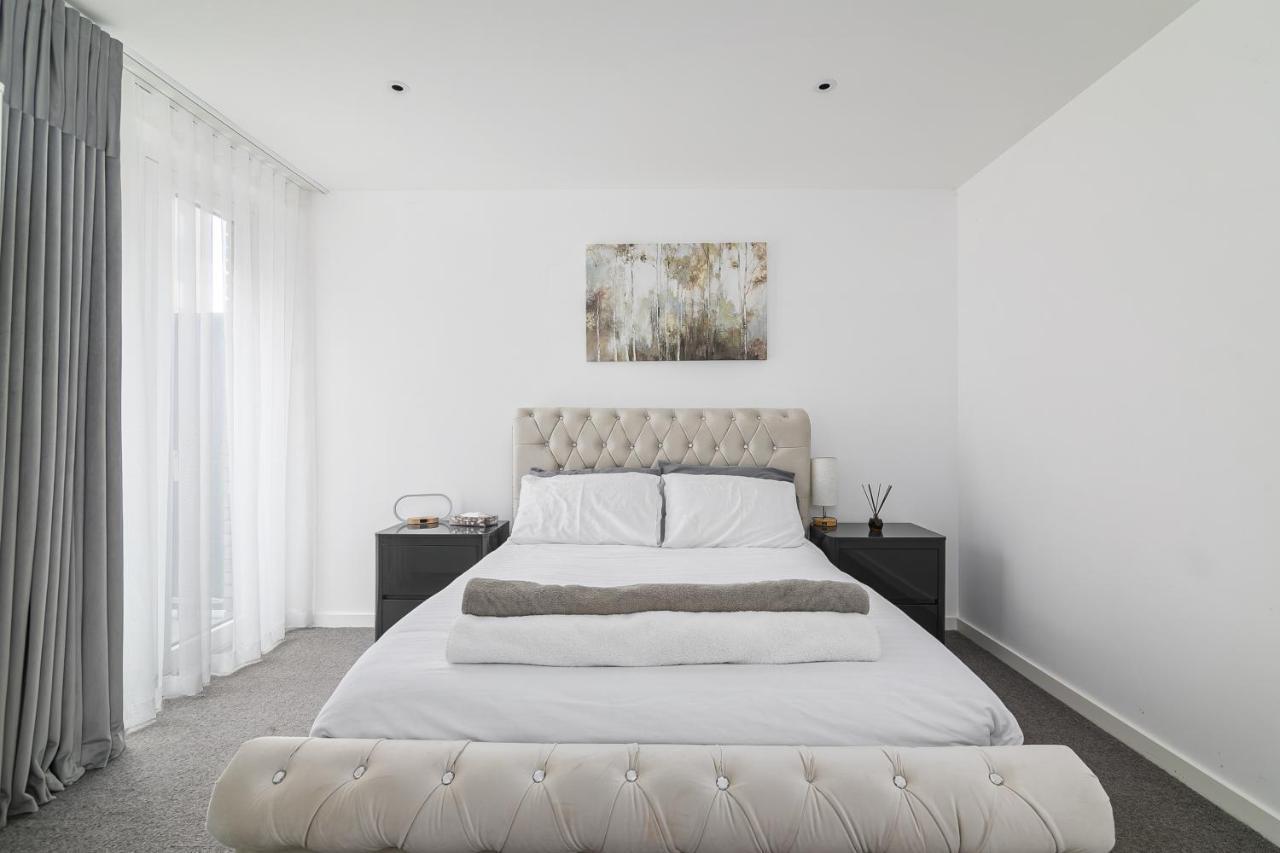 Luxury Spacious Flat With Communal Gardens And Parking Apartment *
