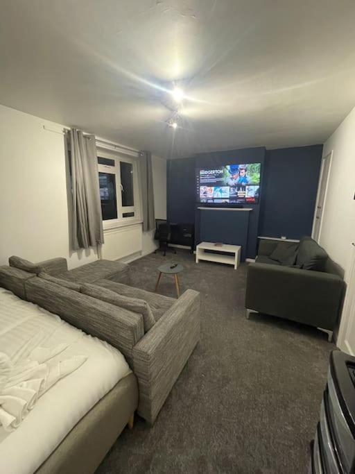 Lovely Spacious Studio Apartment, Separate Kitchen Appartement