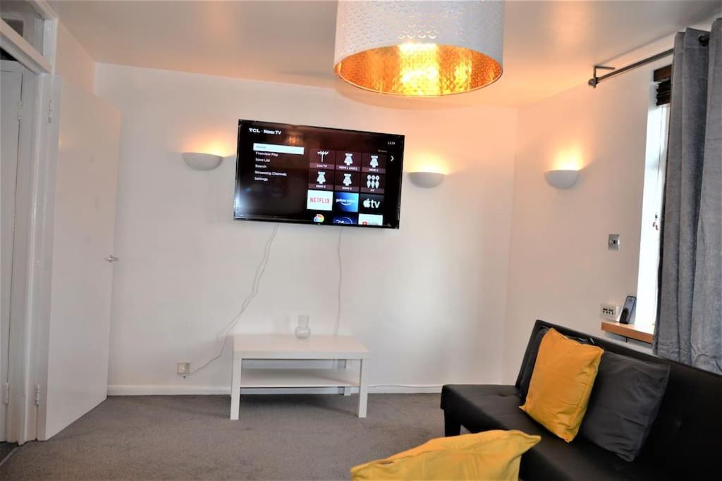 Zone 2, 2 Bedroom House * Londres
