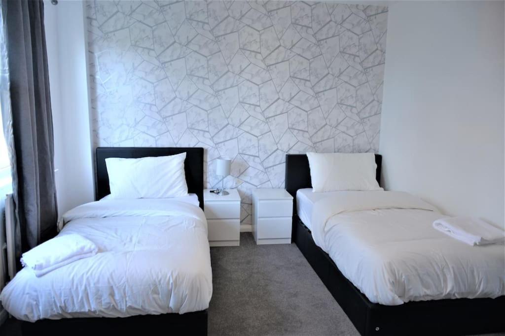 Zone 2, 2 Bedroom House * Londres