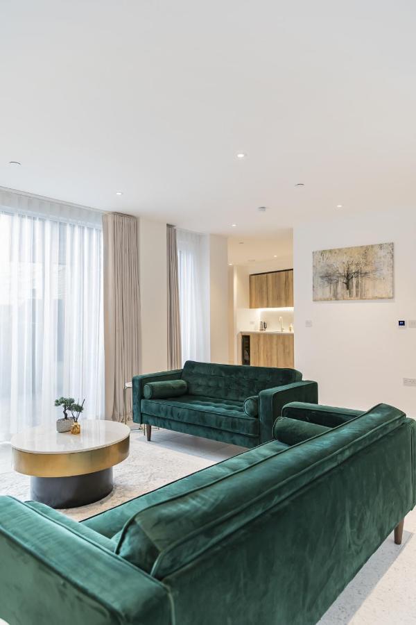 Apartment Luxury Spacious Flat With Communal Gardens And Parking *