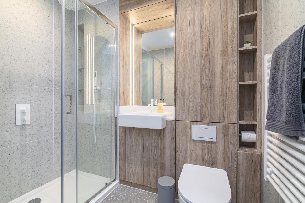 Apartment Luxury Spacious Flat With Communal Gardens And Parking London