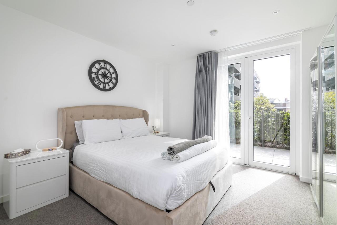 Apartment Luxury Spacious Flat With Communal Gardens And Parking