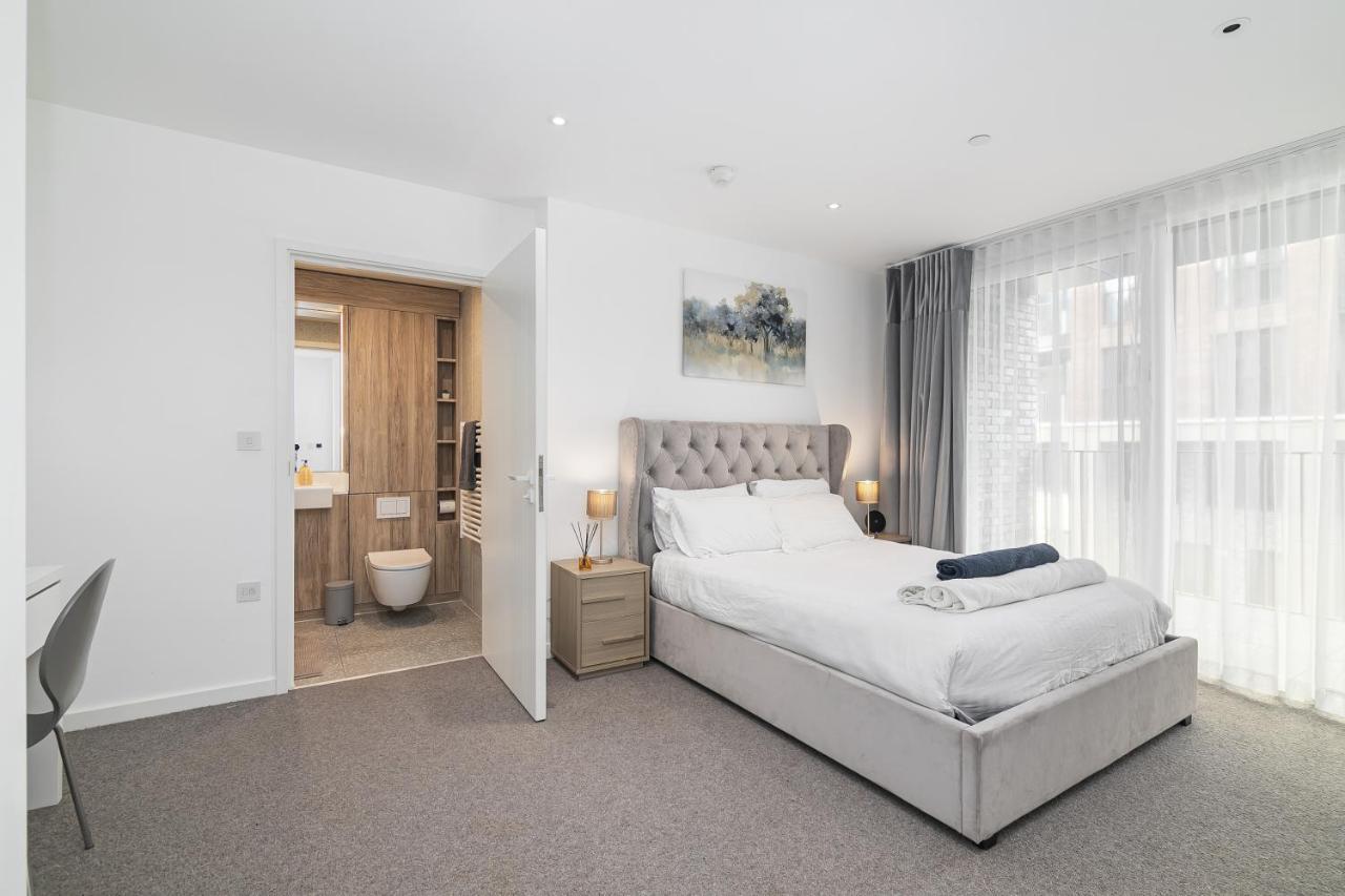 Luxury Spacious Flat With Communal Gardens And Parking Apartment *