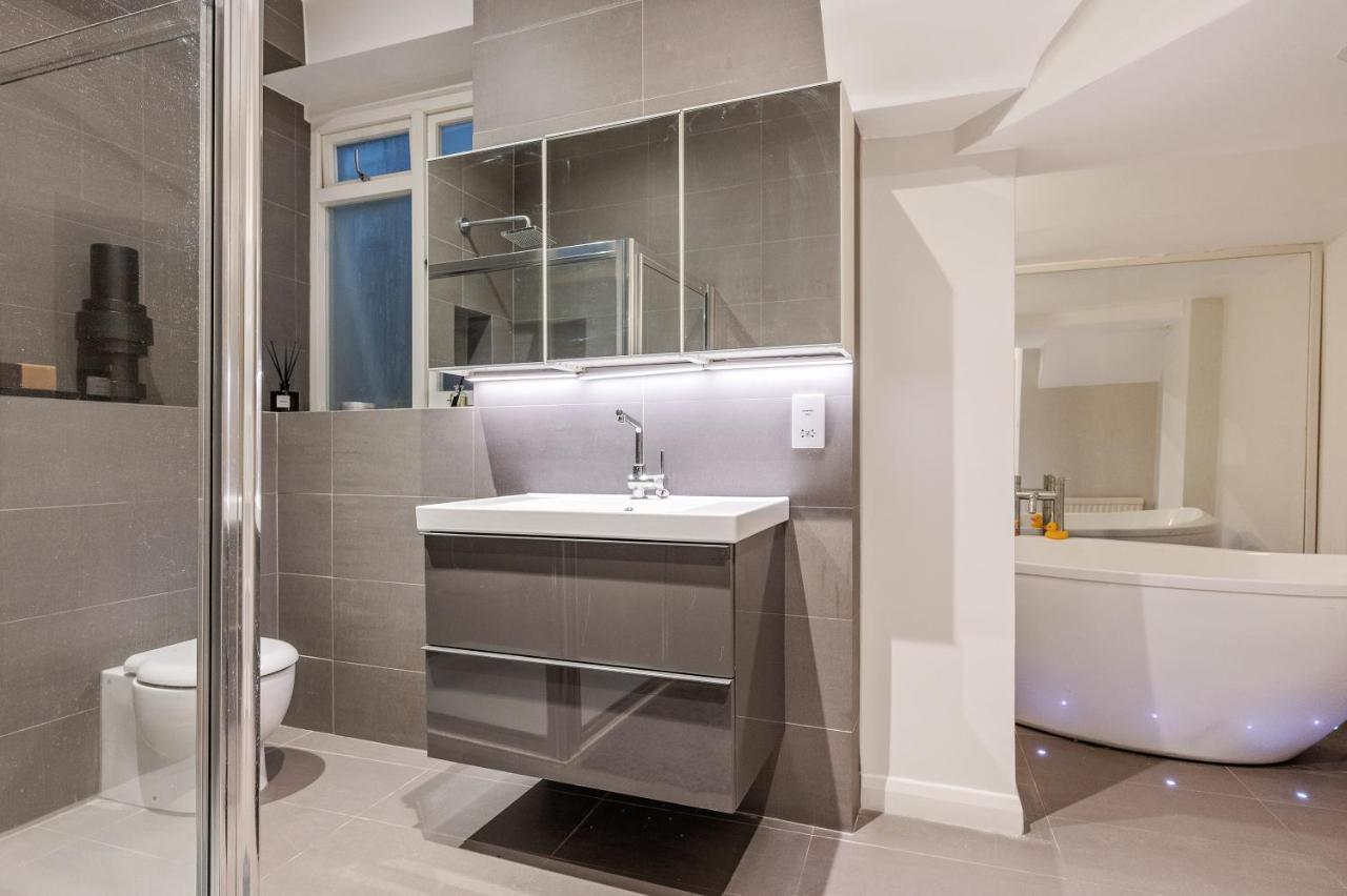 Luxury With 3 Bedrooms