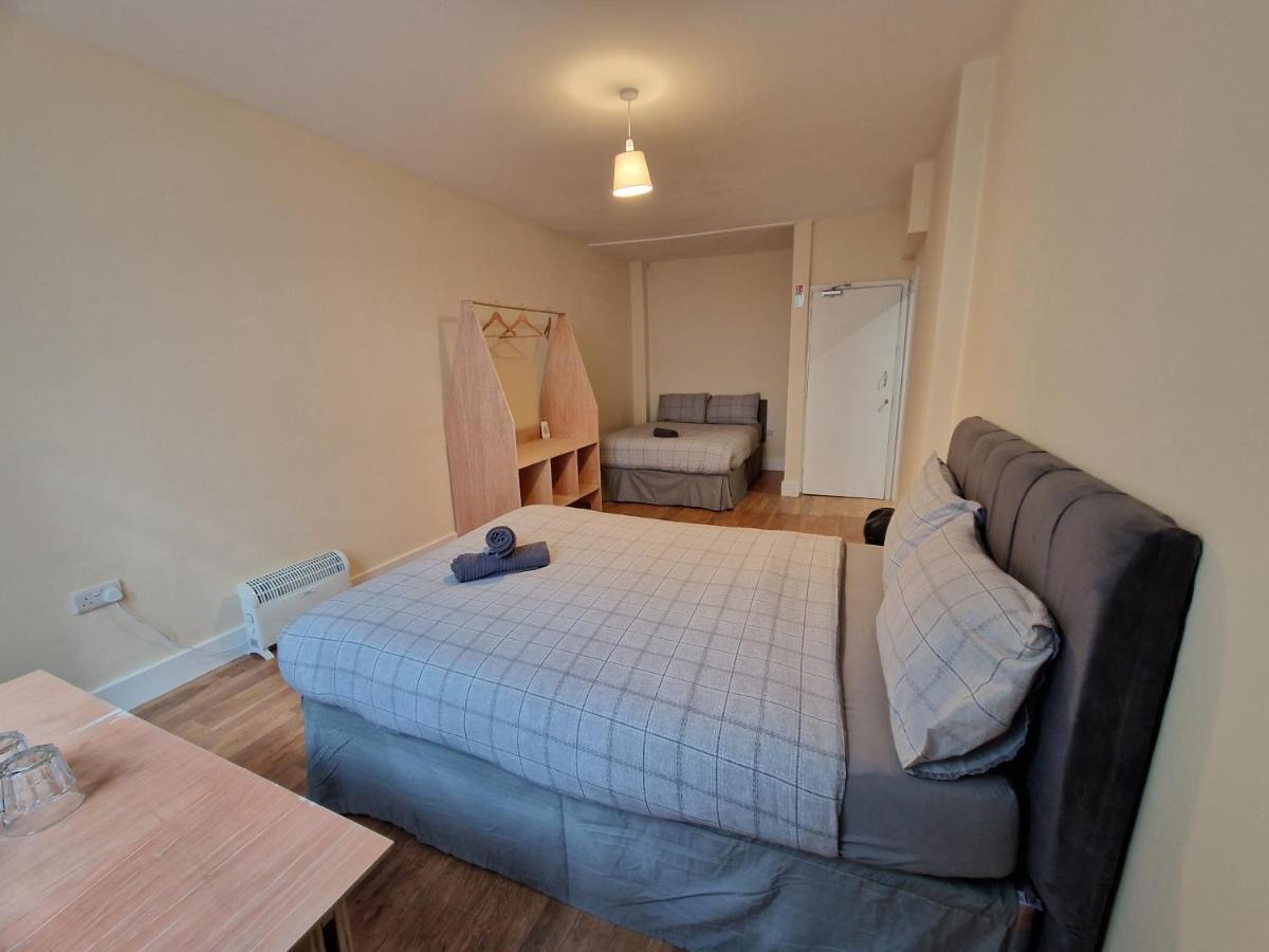 Affordable In Shared Flat, Bridge * London