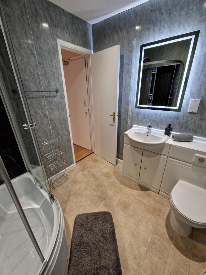 Affordable In Shared Flat, Bridge Homestay London