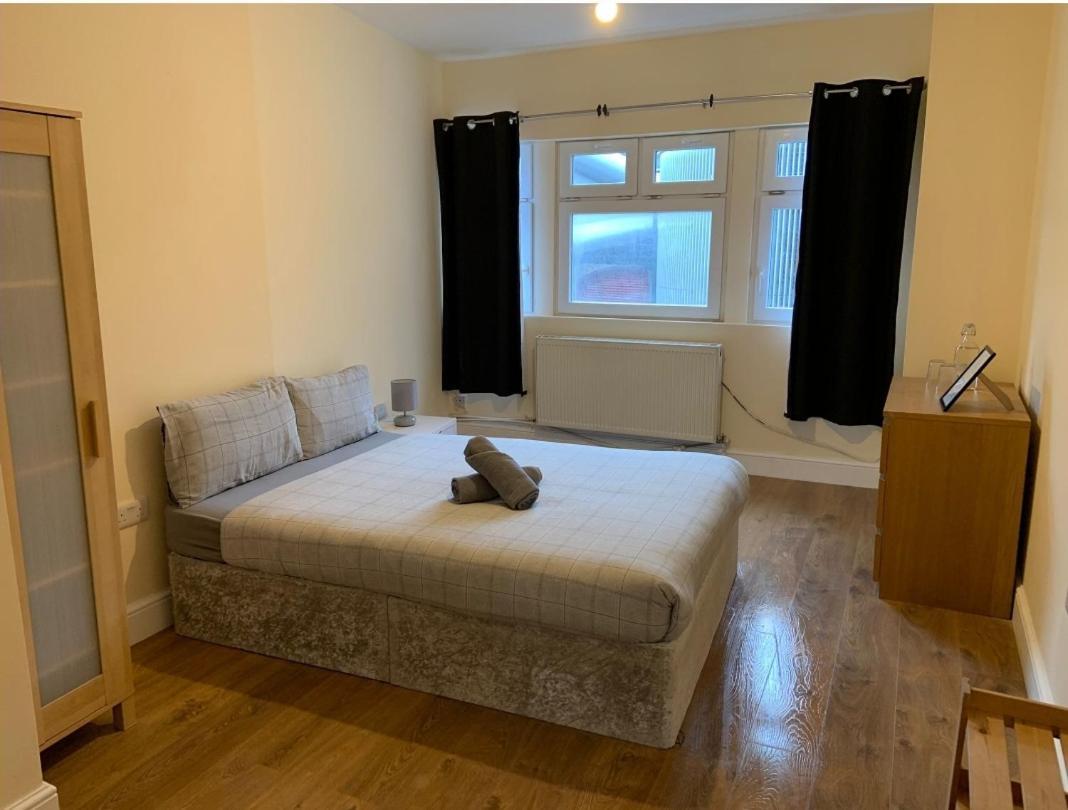 Affordable In Shared Flat, Bridge London