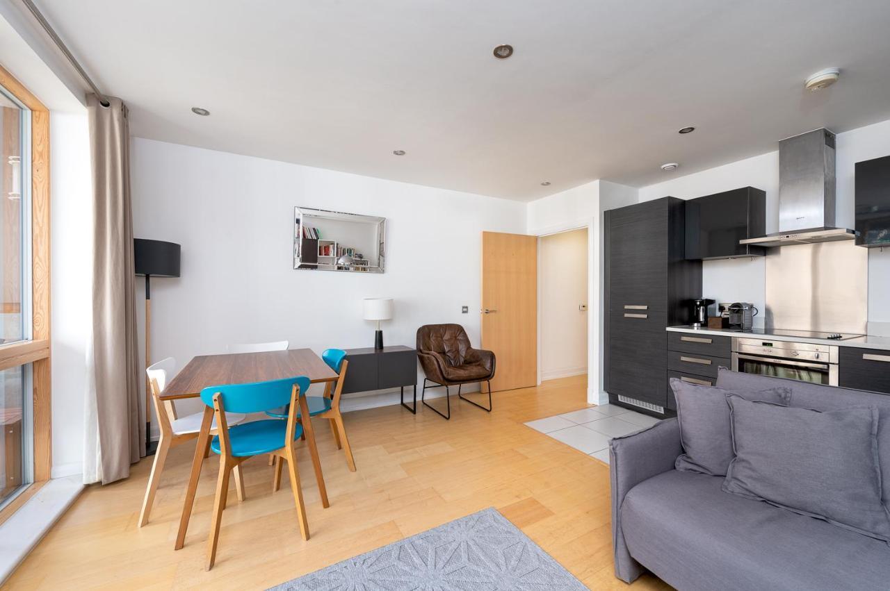 D8 - Canal View Apartamento