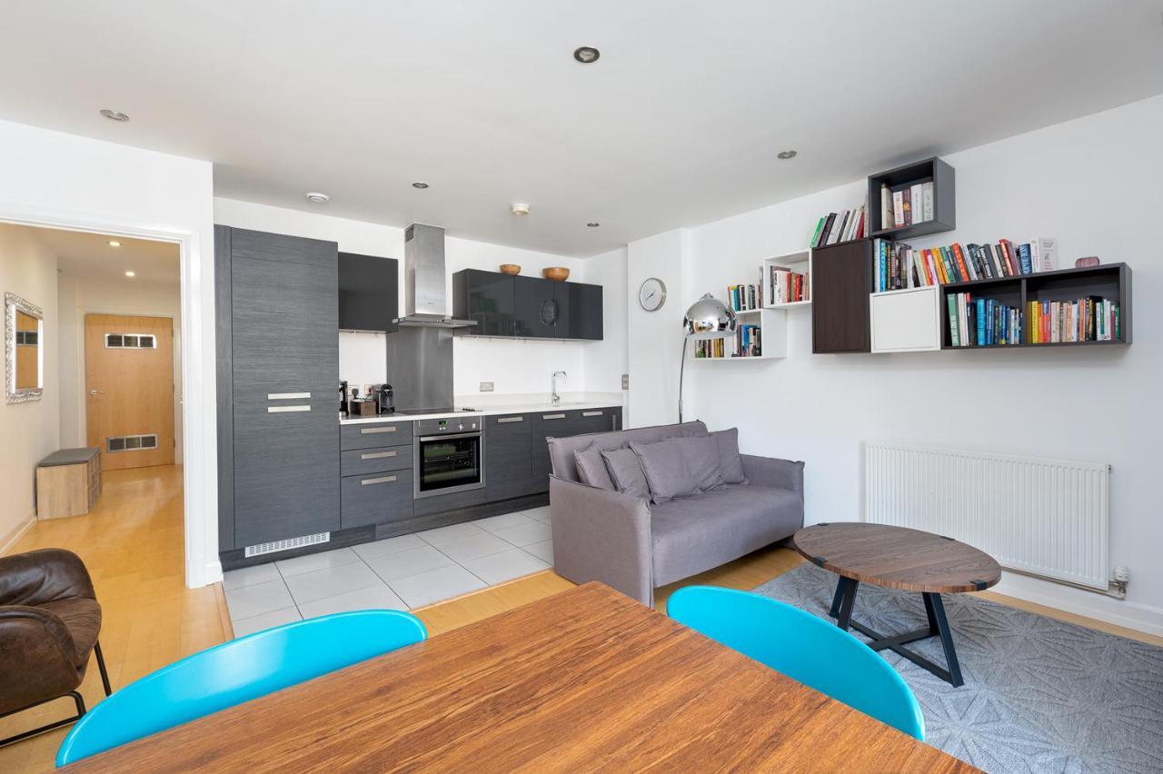 D8 - Canal View Apartamento