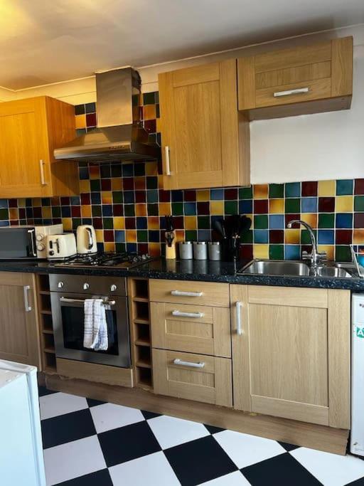 Apartment Quirky Flat Selfcontained London