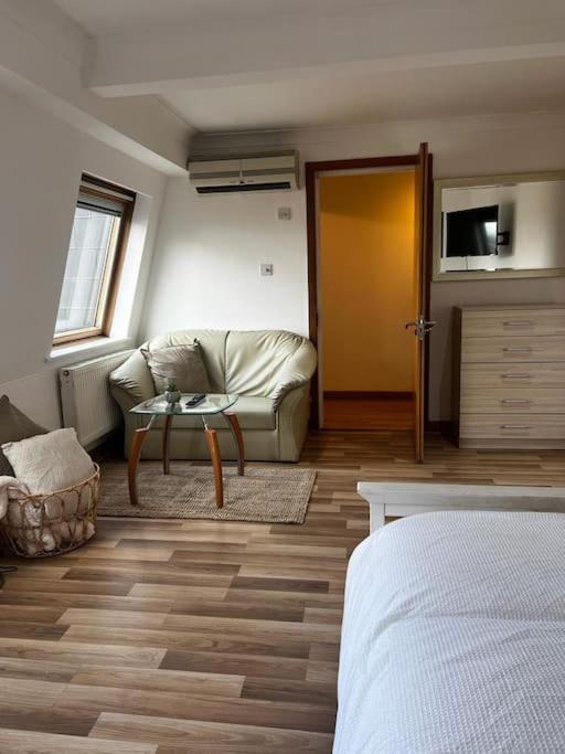 Quirky Flat Selfcontained