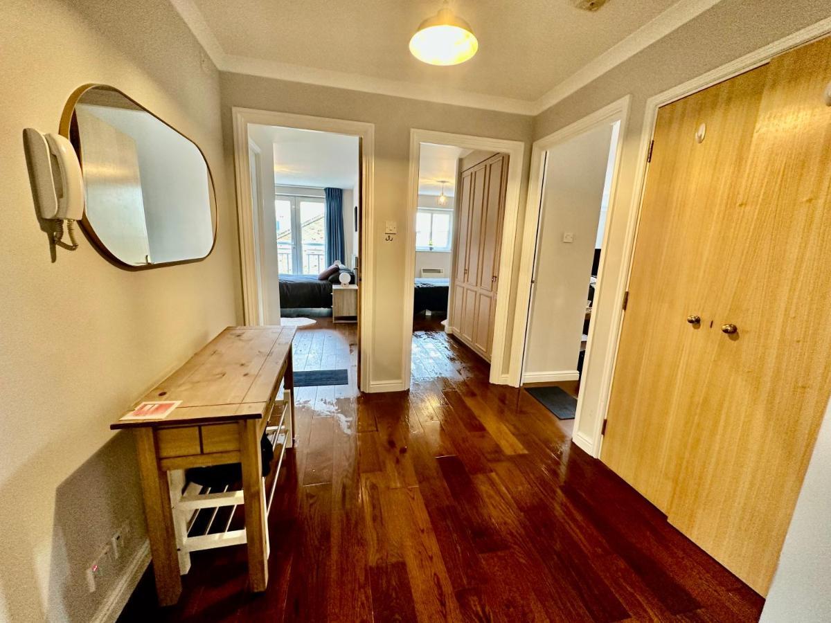 O2 Arena Luxury Flat Sleeps 6 With Parking Londres
