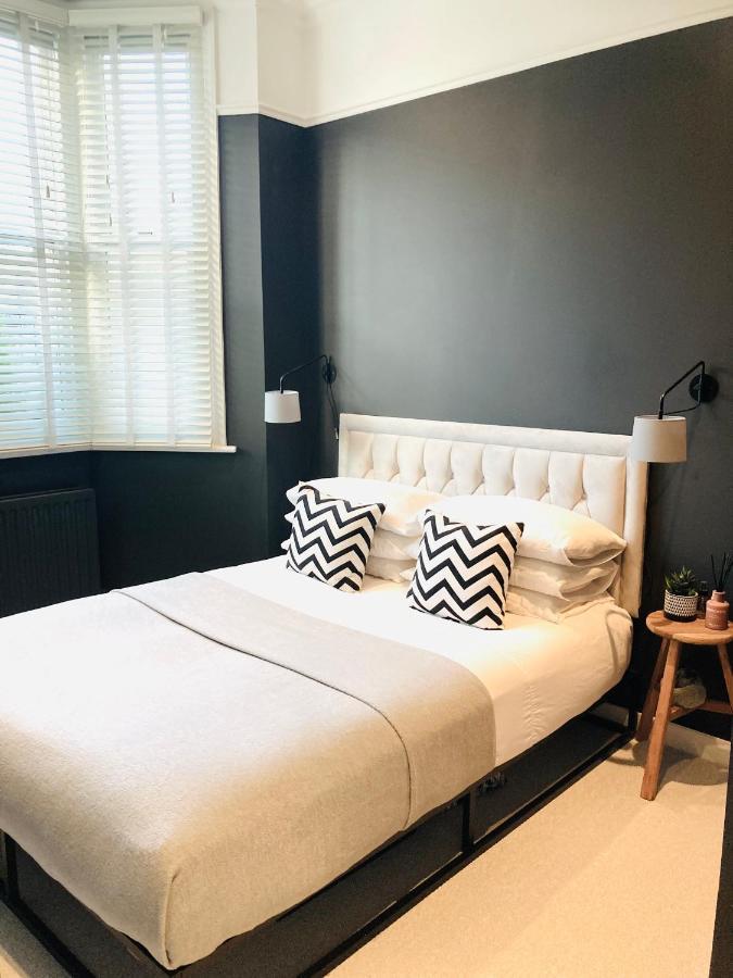 Stunning 1 Bed Garden London