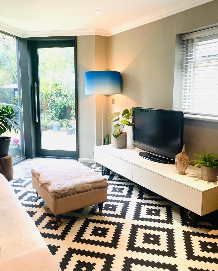 Apartment Stunning 1 Bed Garden