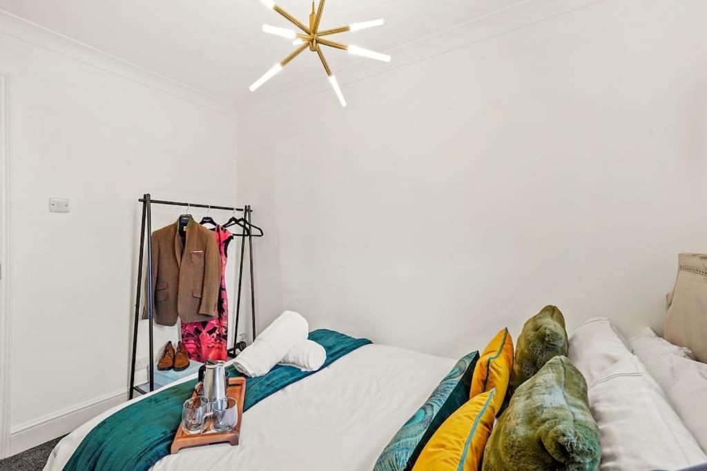 Cosy 5 Guests 3 Beds 1 Sofa Bed Lewisham