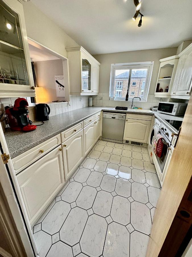 Apartamento O2 Arena Luxury Flat Sleeps 6 With Parking Londres
