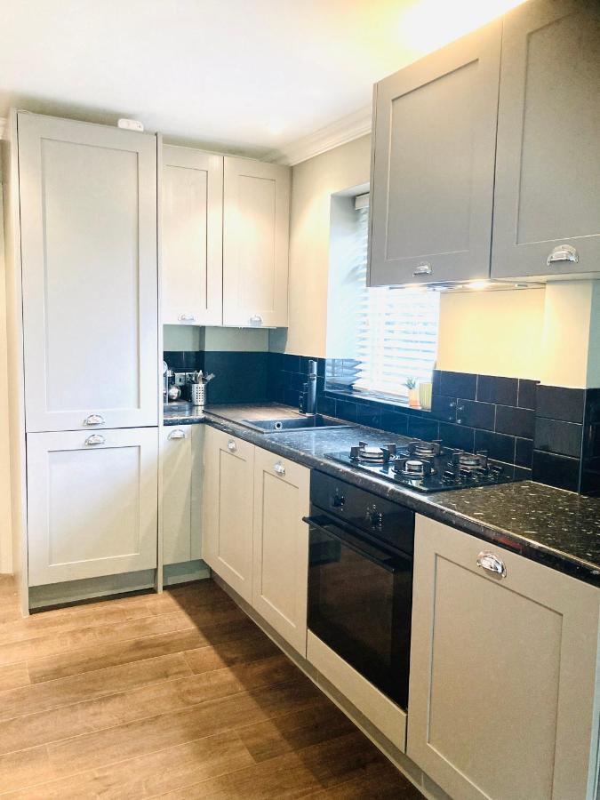 Stunning 1 Bed Garden Apartment *