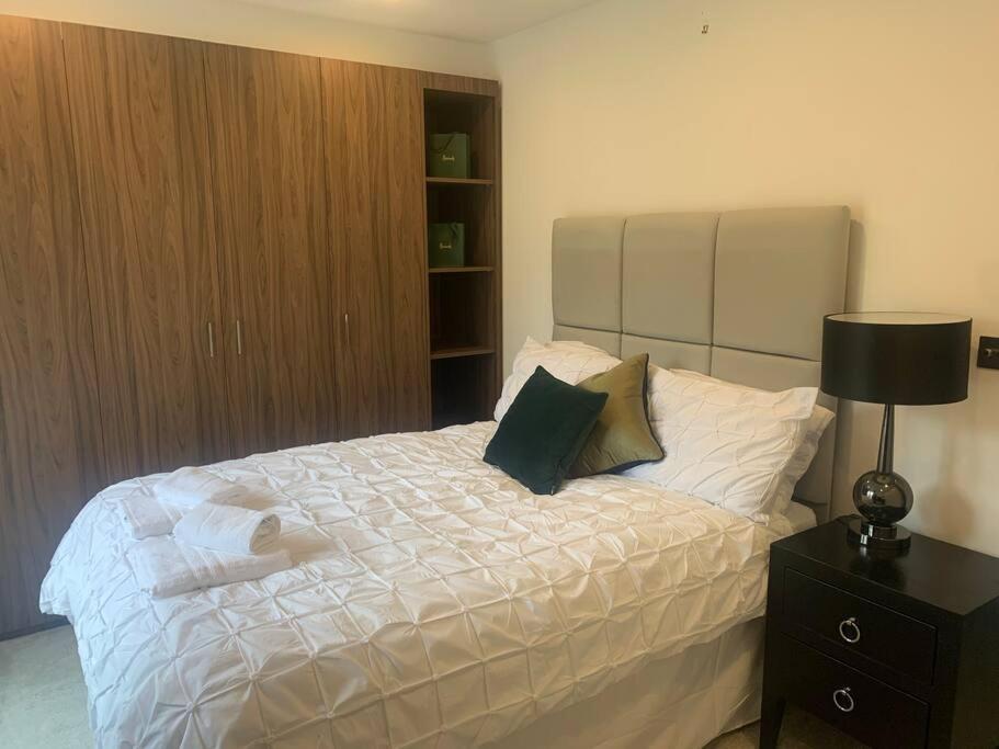 Vakantiehuis Dockside Sleeps 8, Uber Boat To Canary Wharf In 3 Mins *