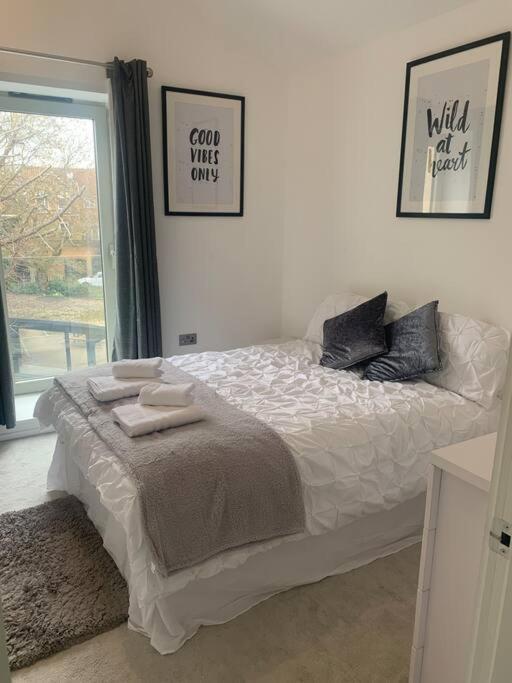 Dockside Sleeps 8, Uber Boat To Canary Wharf In 3 Mins Vakantiehuis *