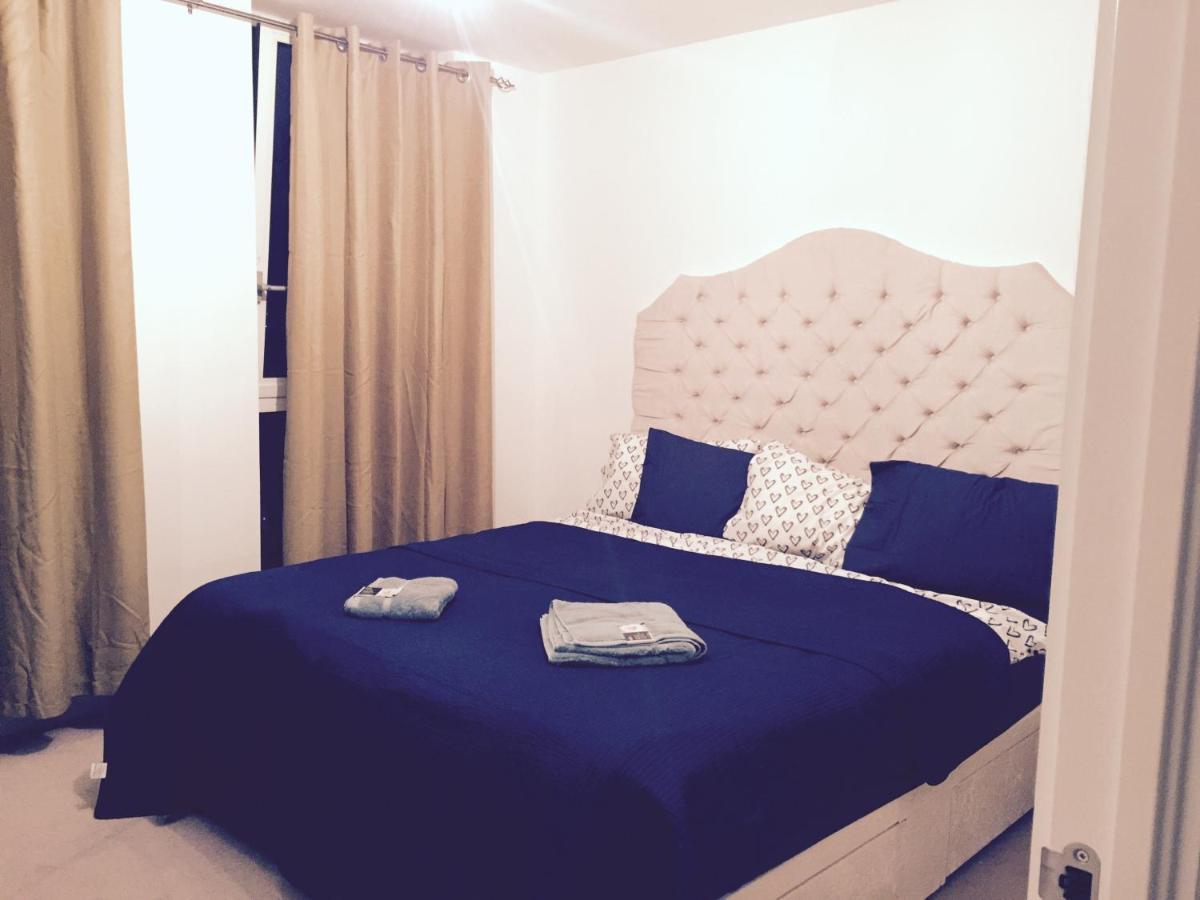 Luxury North Greenwich Apartment *