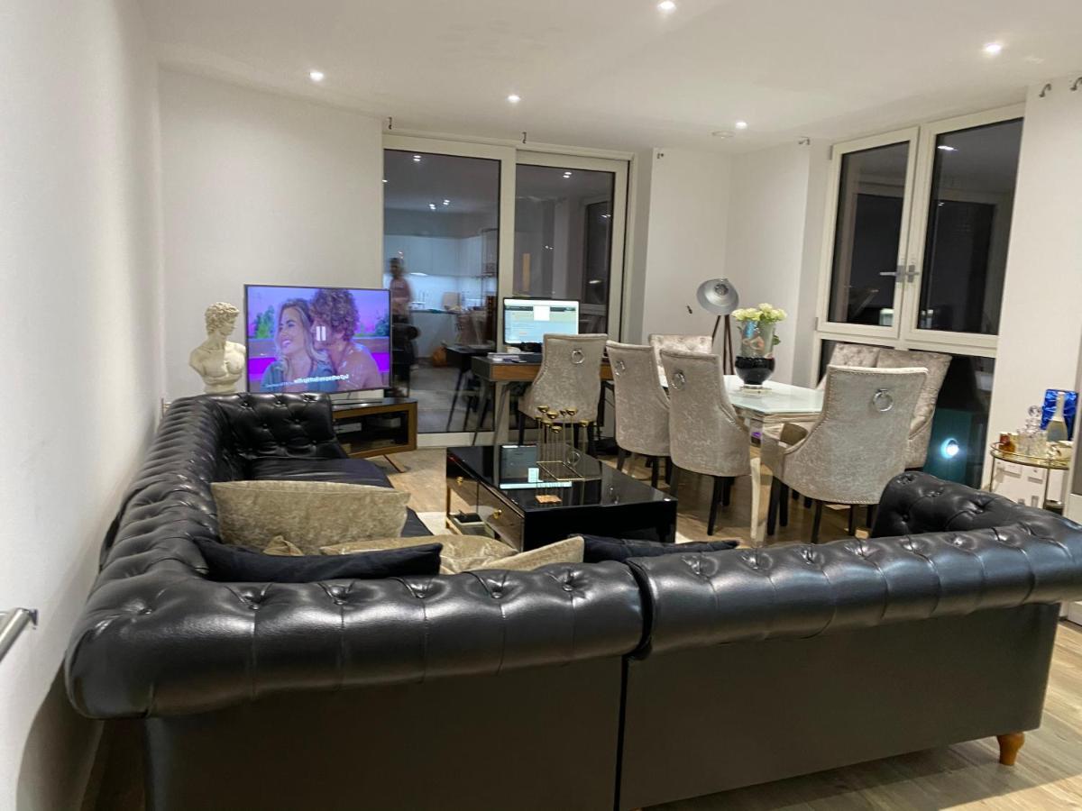 Luxury North Greenwich Apartment London