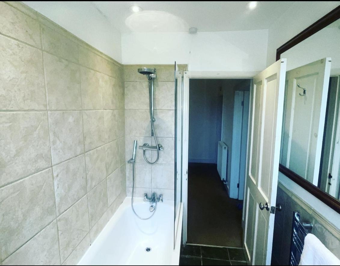 Apartamento Luxury 1-bed With Stunning Views Perfect For Short In