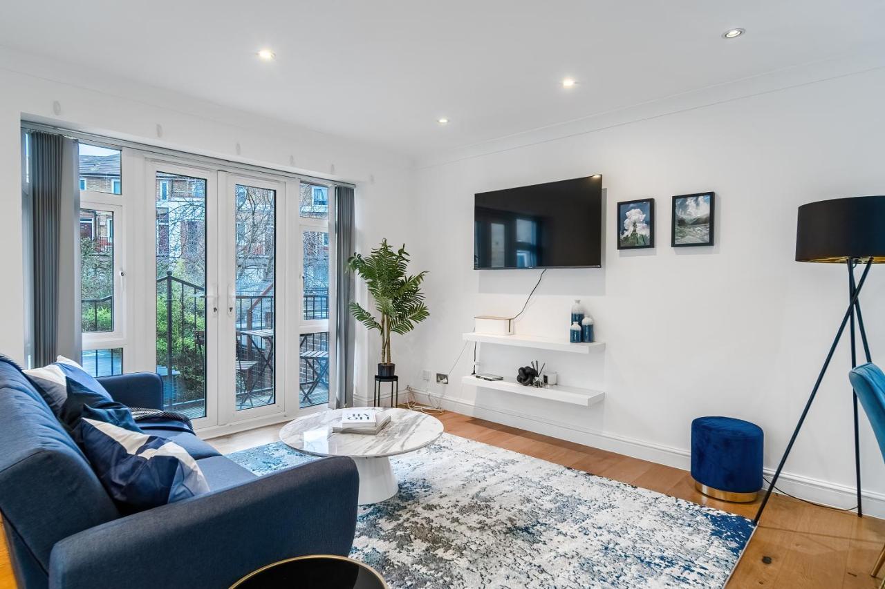 Chic 3 Bed Near Bridge With Balcony London