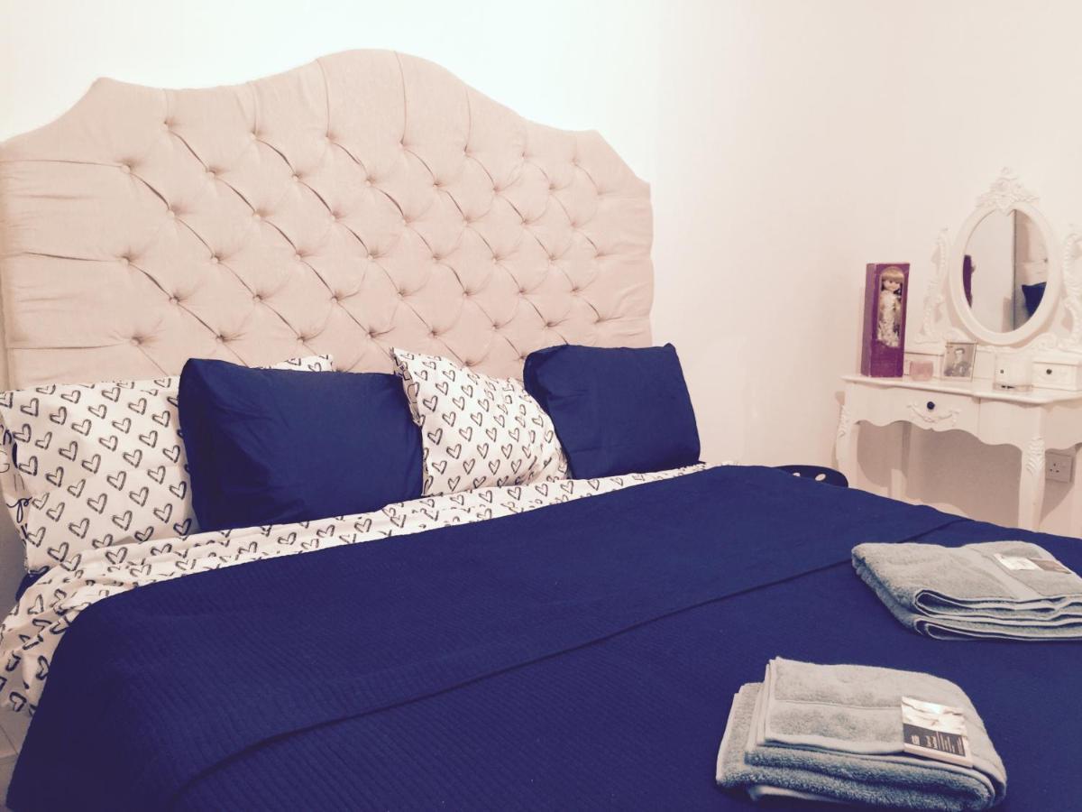 Luxury North Greenwich Apartment *