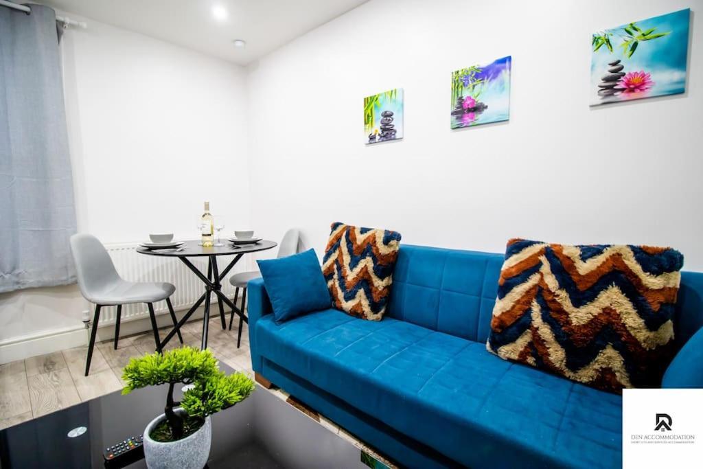 Apartamento Den Accommodation: Extended House With Parking In Woolwich *
