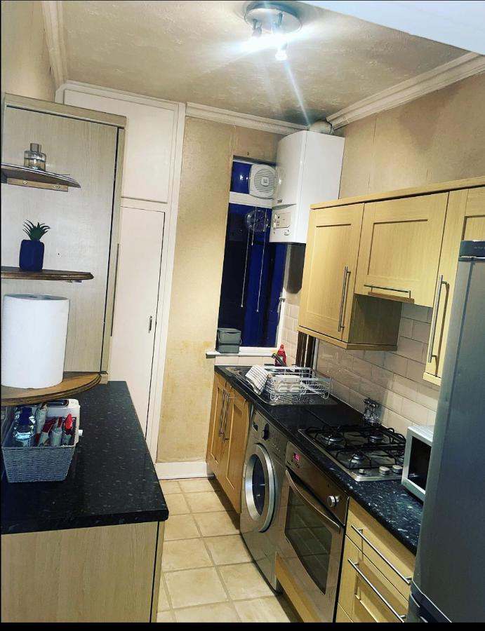 Apartamento Luxury 1-bed With Stunning Views Perfect For Short In Londres