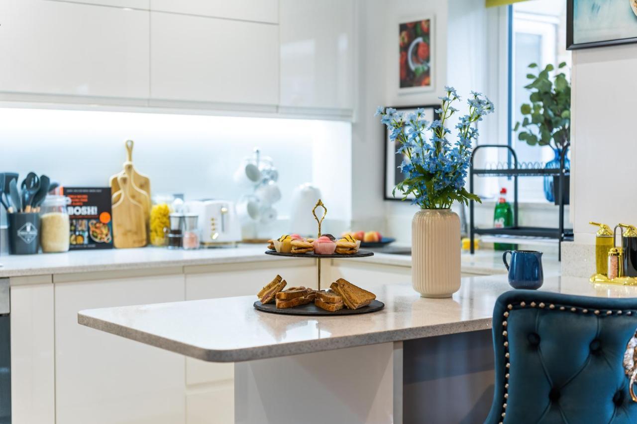 Apartment Chic 3 Bed Near Bridge With Balcony *