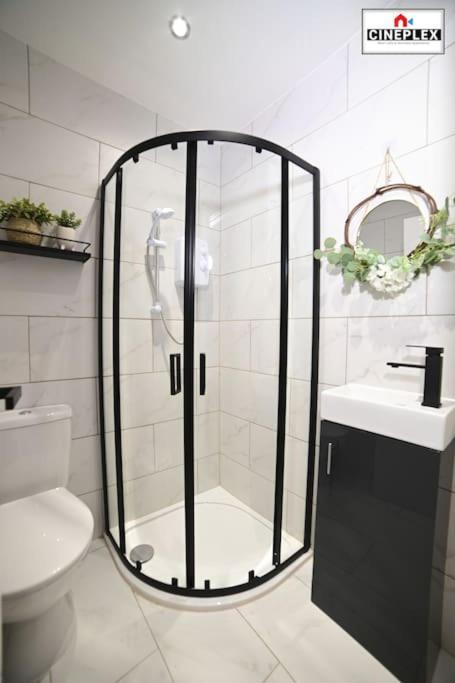 Business Leisure Professional Flat B Unit 2 Lewisham Wifi Netflix By Cineplex Short Lets & Serviced * Londres