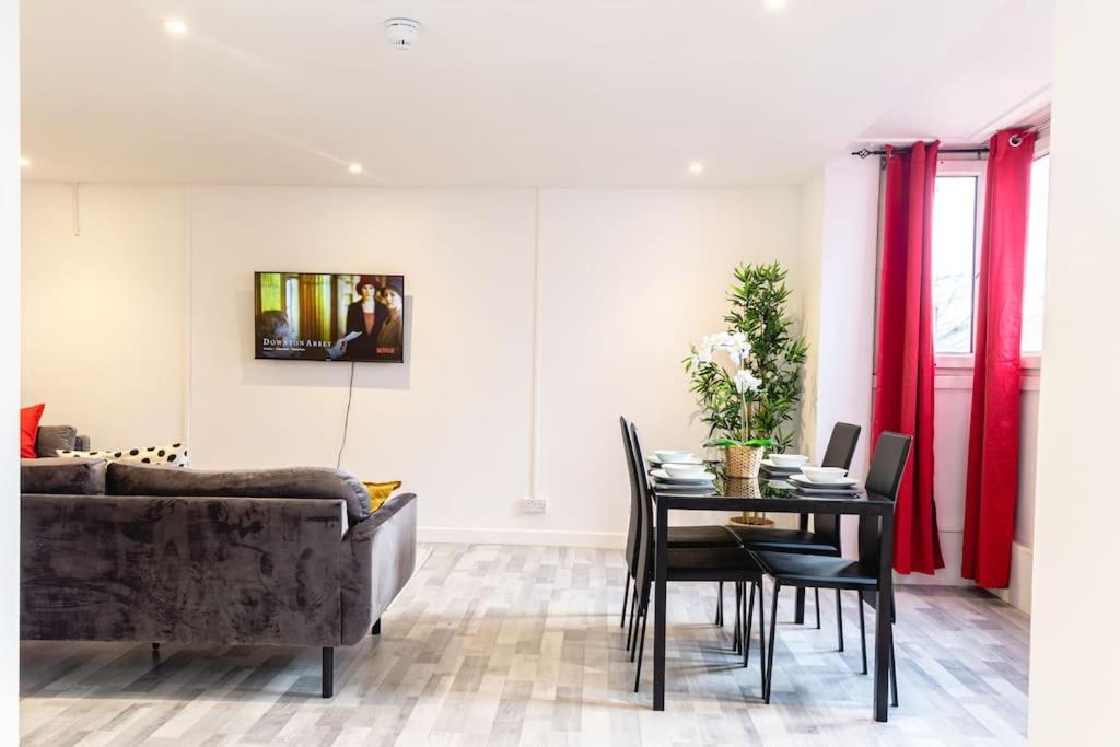 2 Bed With Free Parking *