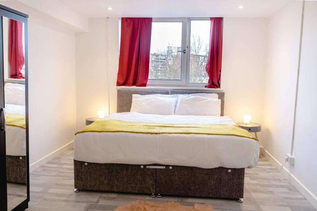 2 Bed With Free Parking Apartamento *