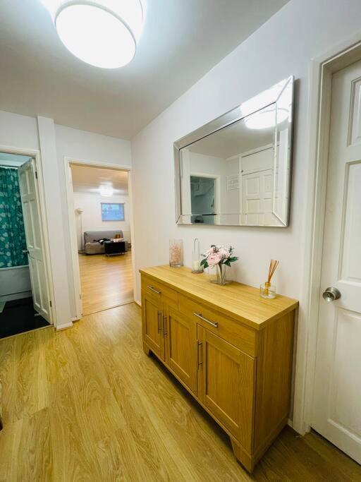 Cosy Spacious 2 Bedrooms With Dedicated Off Street Parking Londres