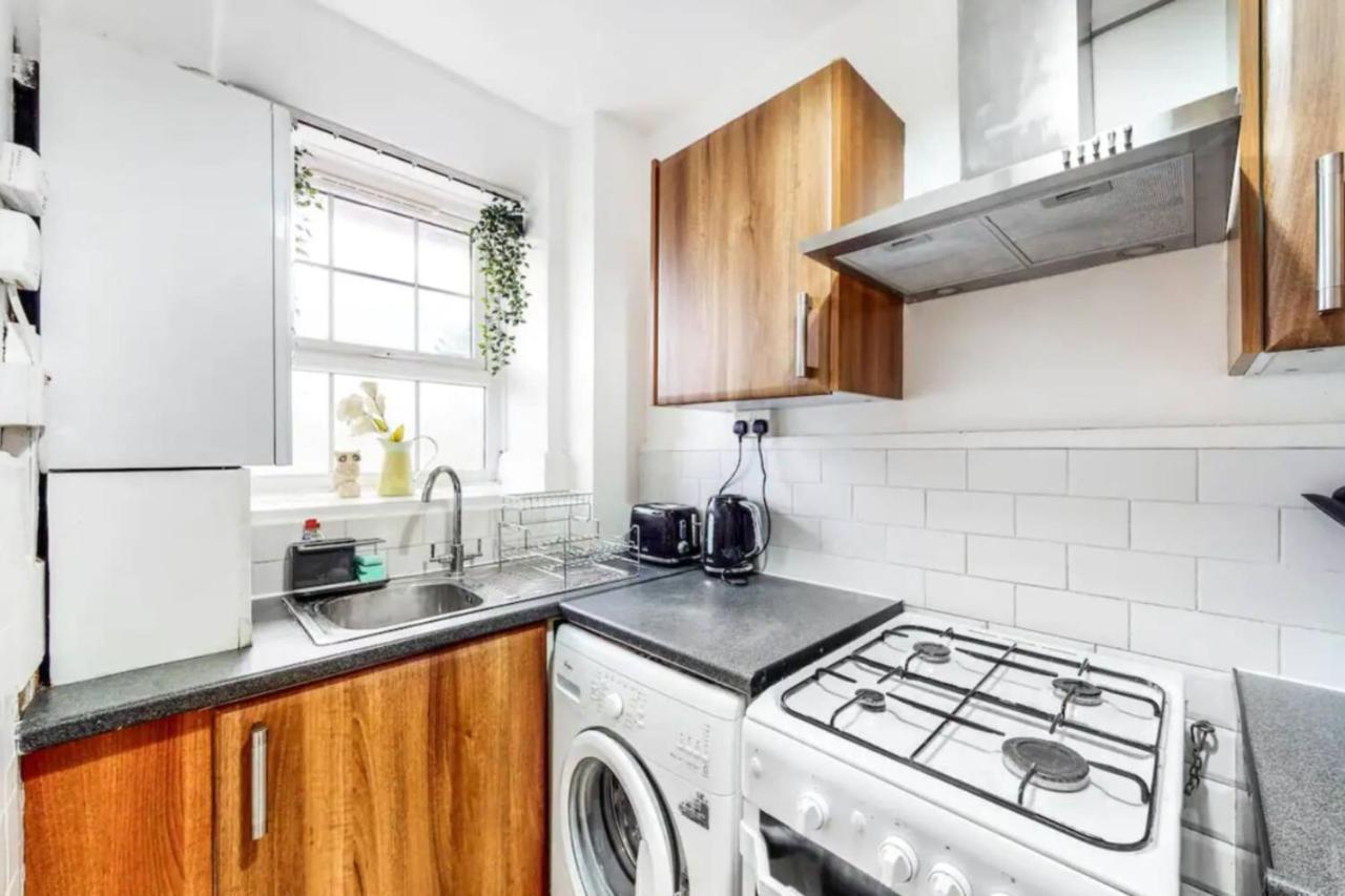 Central & Cosy 2bd Flat Near Canary Wharf Appartement Londen