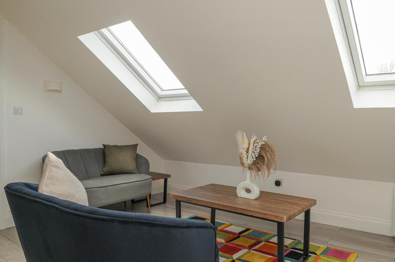 Luxury 5 Star - Parking, Garden, Nr Greater Metro Stations *