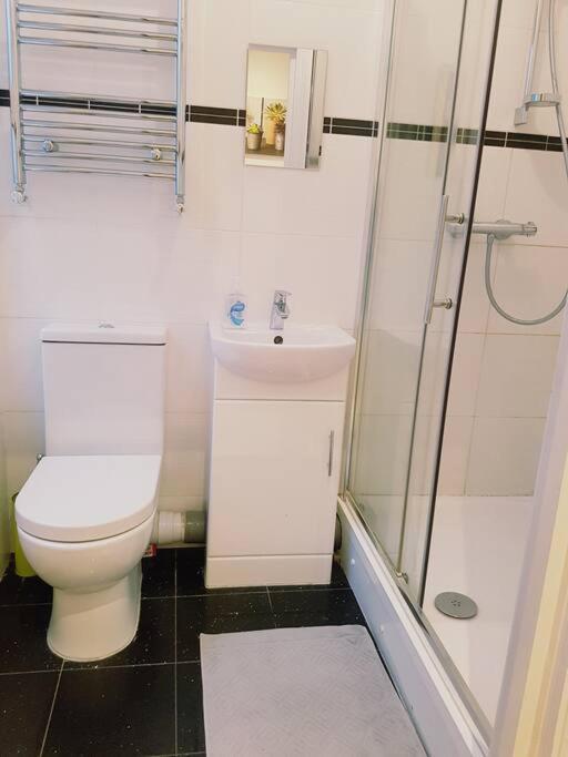 Modern In Great Location In Londres