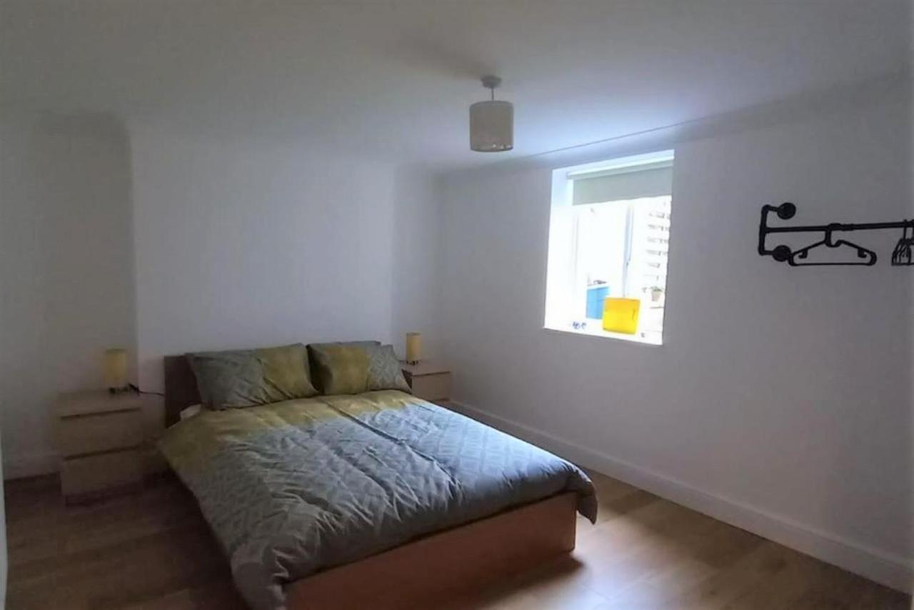Apartment 2 Bedroom Victorian Garden Flat *