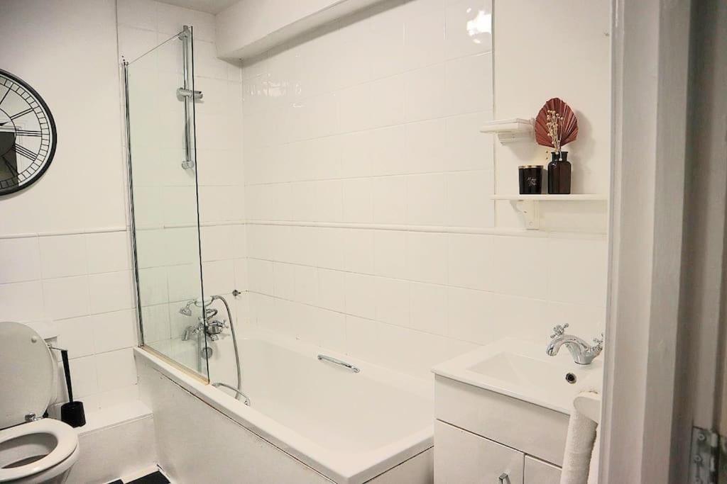 Spacious 1 Bed- Nunhead/peckham-sleeps 4 Apartment