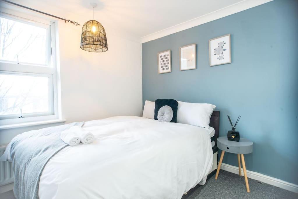 Spacious 1 Bed- Nunhead/peckham-sleeps 4 *