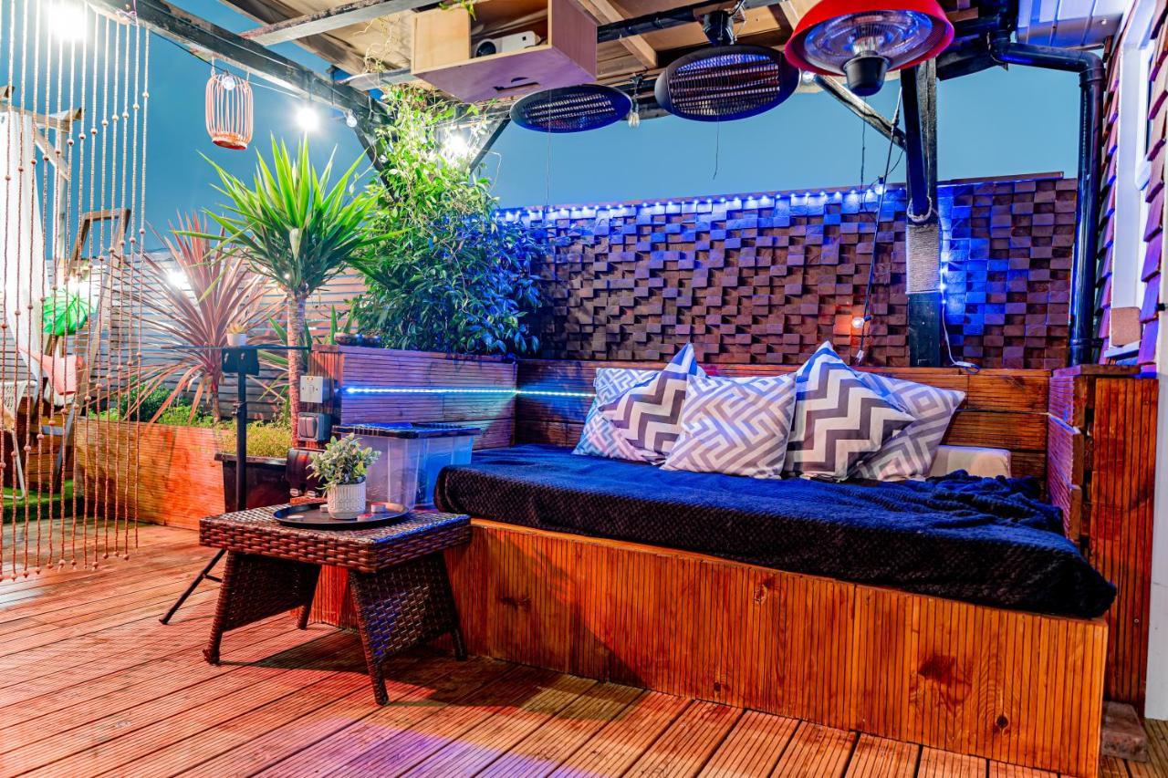 2 Bedroom Roof Terrace With Sauna Jakuzzi And Outdoor Cinema *