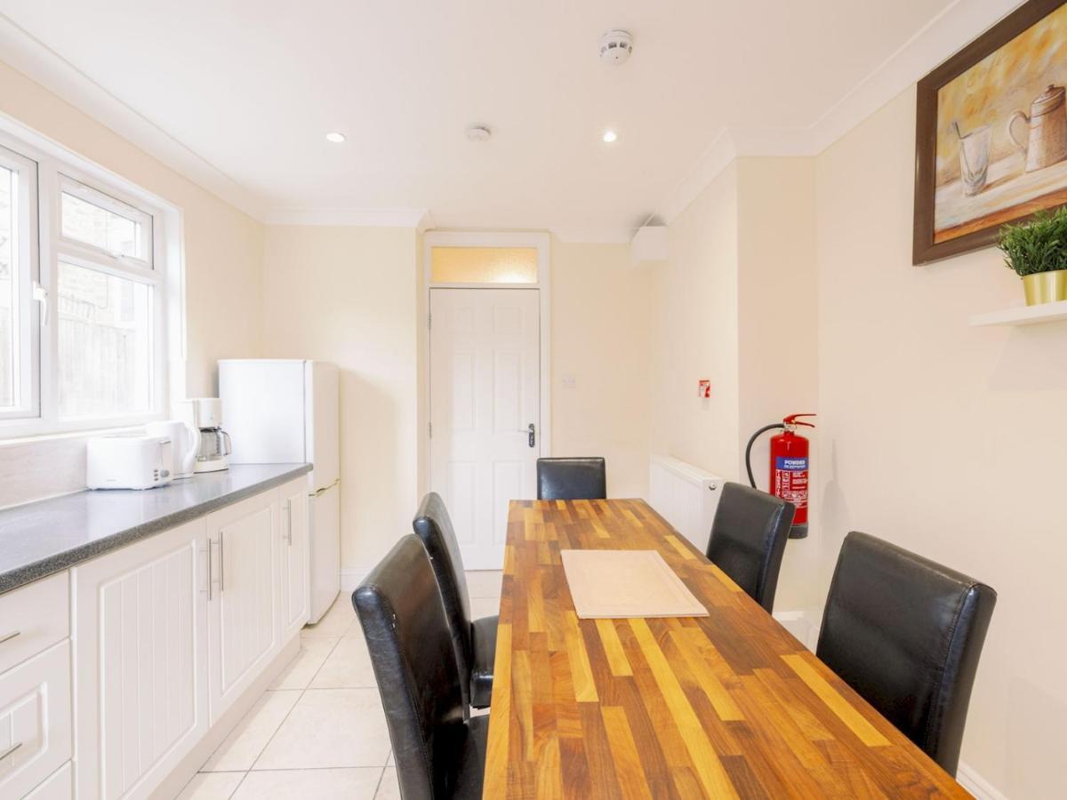 Pass The Keys Flat 3 And 4 Floor Comfy Two Studio Apartment