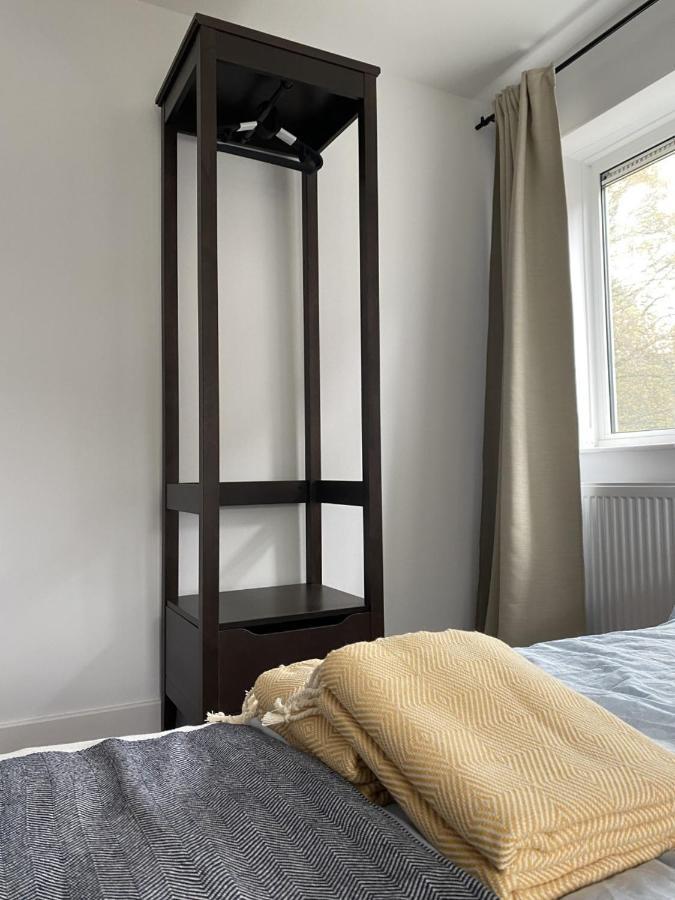 Ozan's Flat Double Bedroom-1, Sharing Kitchen And Bath *