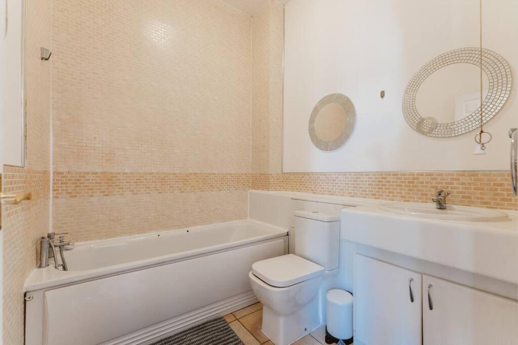 Comfortable Double For Your Getaway * Londres