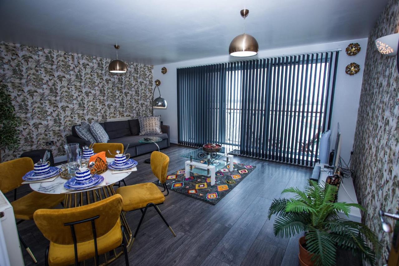 Apartment Remarkable 2-bed With Sea View London