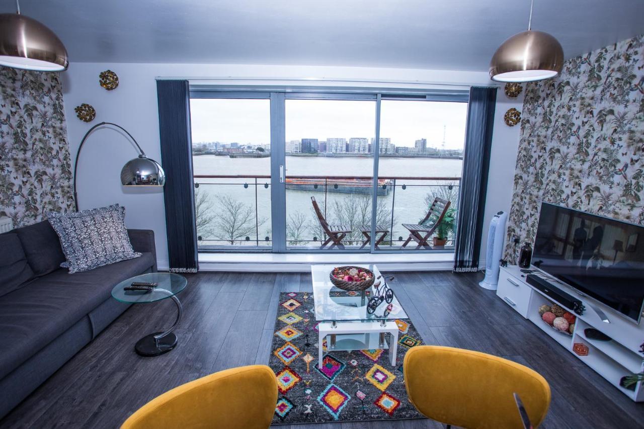 Remarkable 2-bed With Sea View Apartment