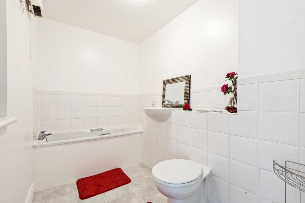 Apartamento 2 Bed Flat, Dedicated Workspace, Parking, 4ktv